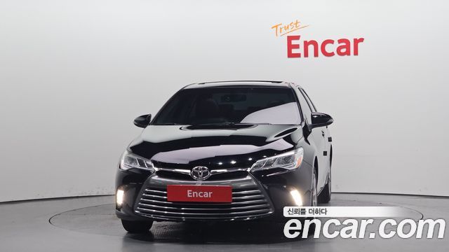 Toyota Camry 2.5 XLE 2017 — фото 3
