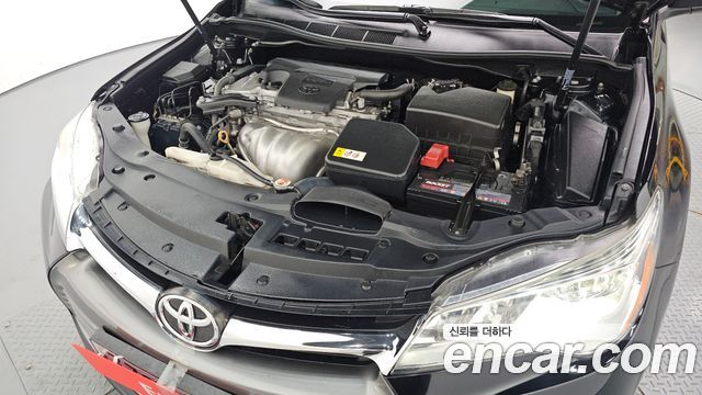 Toyota Camry 2.5 XLE 2017 — фото 6