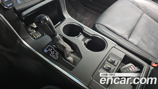 Toyota Camry 2.5 XLE 2017 — фото 9