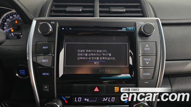 Toyota Camry 2.5 XLE 2017 — фото 14