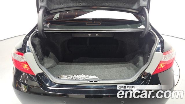 Toyota Camry 2.5 XLE 2017 — фото 19