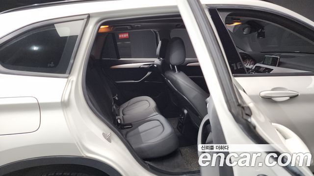 BMW X1 (F48) xDrive 20d 2016 — фото 11