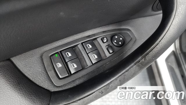 BMW X1 (F48) xDrive 20d 2016 — фото 13