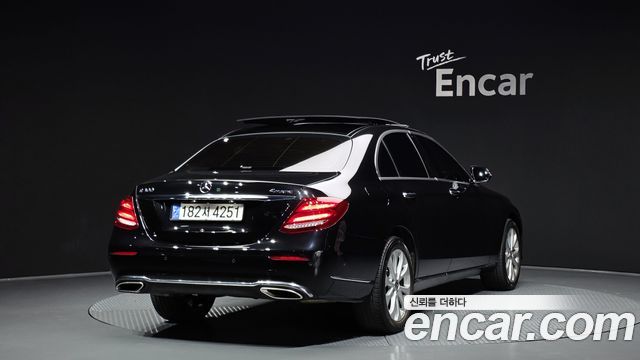 Mercedes-Benz E-Class (W213) E300 4MATIC Exclusive 2019 — фото 2