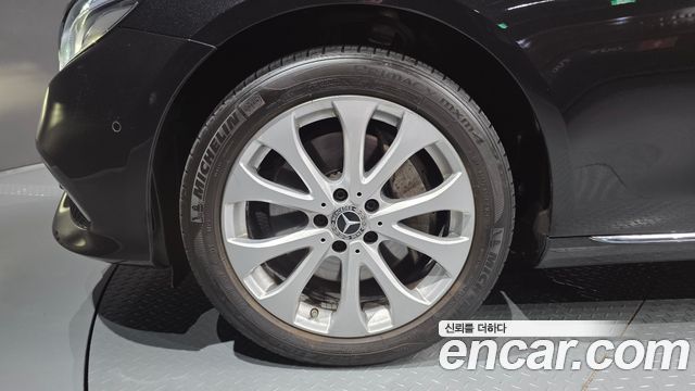Mercedes-Benz E-Class (W213) E300 4MATIC Exclusive 2019 — фото 5