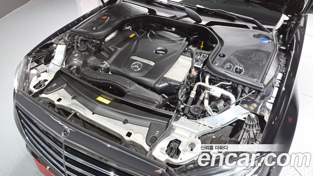 Mercedes-Benz E-Class (W213) E300 4MATIC Exclusive 2019 — фото 6