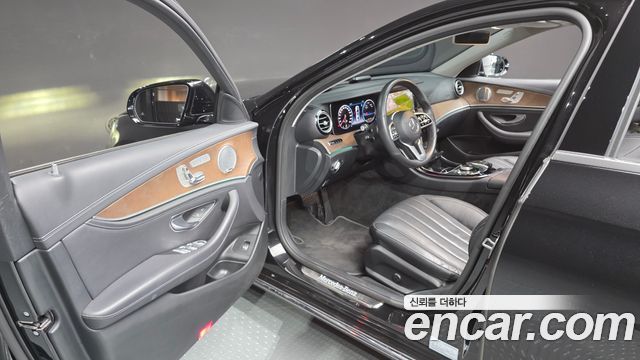 Mercedes-Benz E-Class (W213) E300 4MATIC Exclusive 2019 — фото 10