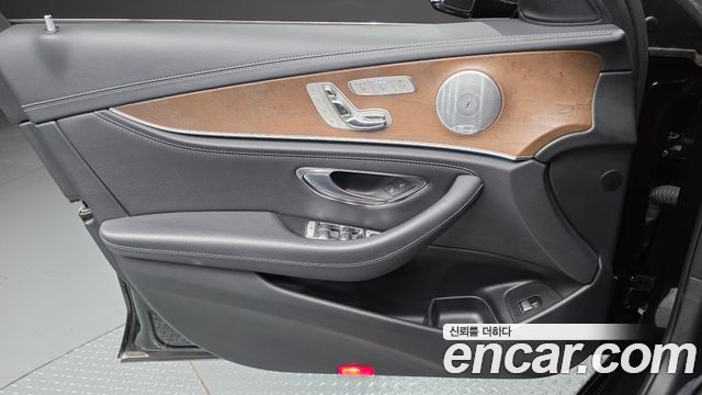 Mercedes-Benz E-Class (W213) E300 4MATIC Exclusive 2019 — фото 24