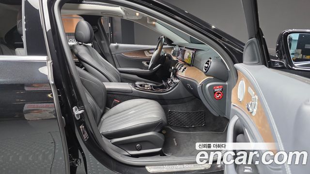Mercedes-Benz E-Class (W213) E300 4MATIC Exclusive 2019 — фото 26