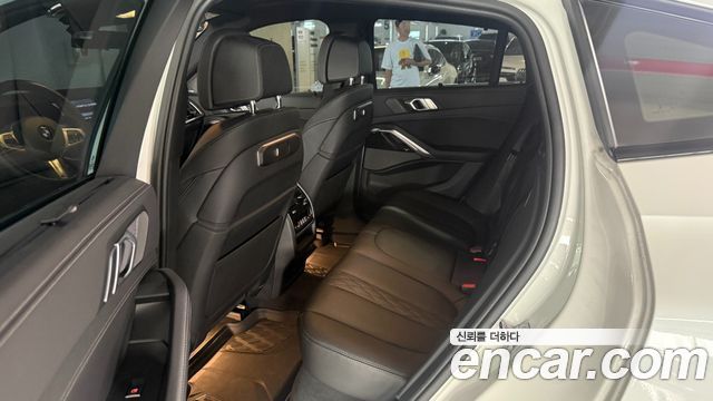 BMW X6 (G06) xDrive40i M Sport 2024 — фото 10