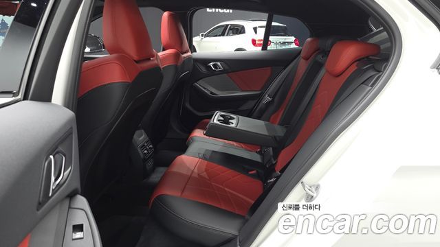BMW 1 Series (F70) M135 xDrive 2025 — фото 26