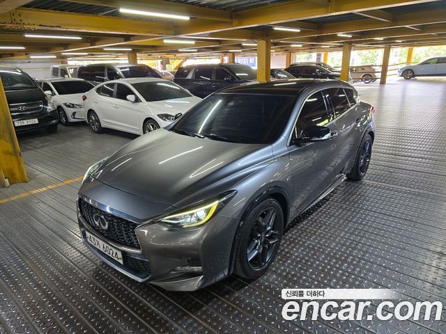 Infiniti Q30 2.0 Premium