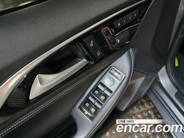 Infiniti Q30 2.0 Premium 2017 — фото 15