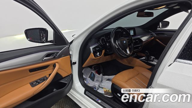 BMW 5 Series (G30) 520d M Sport Special Edition 2018 — фото 10