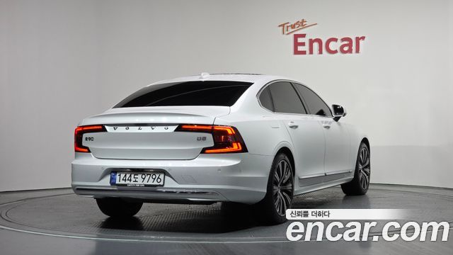 Volvo S90 B5 Ultimate Bright 2024 — фото 2