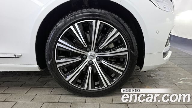 Volvo S90 B5 Ultimate Bright 2024 — фото 21