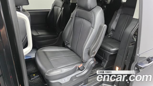 Hyundai Staria 4WD Lounge 9-Seater Inspiration 2022 — фото 11