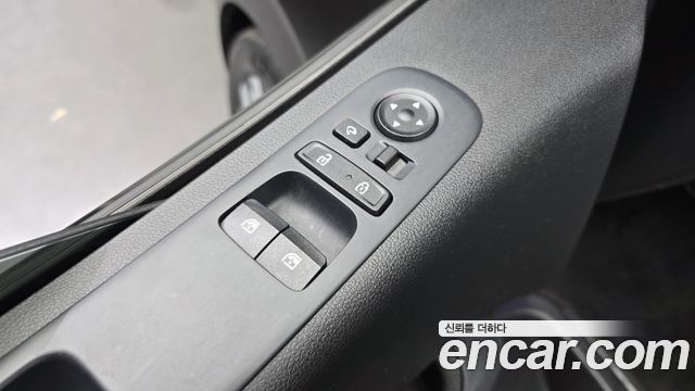 Hyundai Staria 4WD Lounge 9-Seater Inspiration 2022 — фото 13