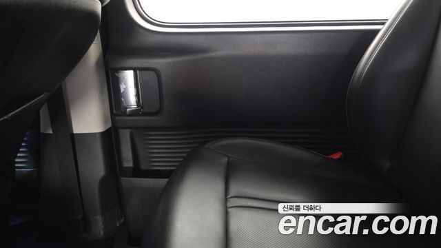 Hyundai Staria 4WD Lounge 9-Seater Inspiration 2022 — фото 25