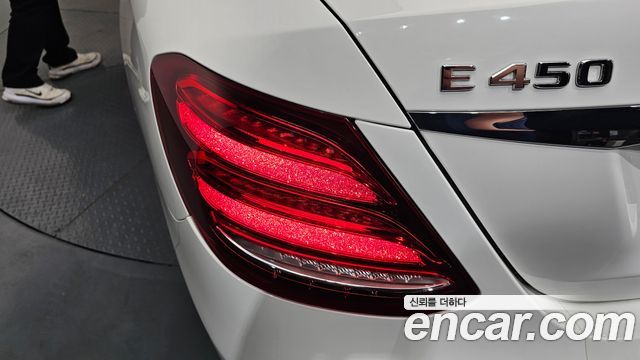 Mercedes-Benz E-Class (W213) E450 4MATIC Exclusive 2020 — фото 23