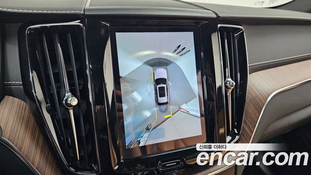 Volvo XC60 (II) B6 Inscirtion 2022 — фото 20