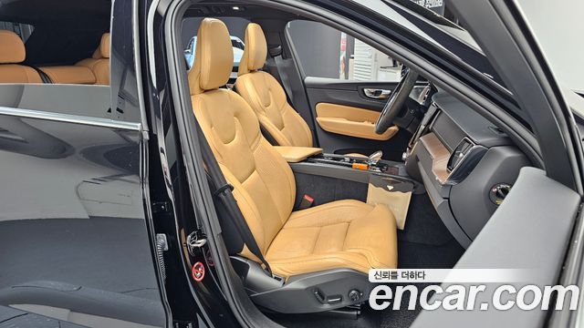 Volvo XC60 (II) B6 Inscirtion 2022 — фото 32