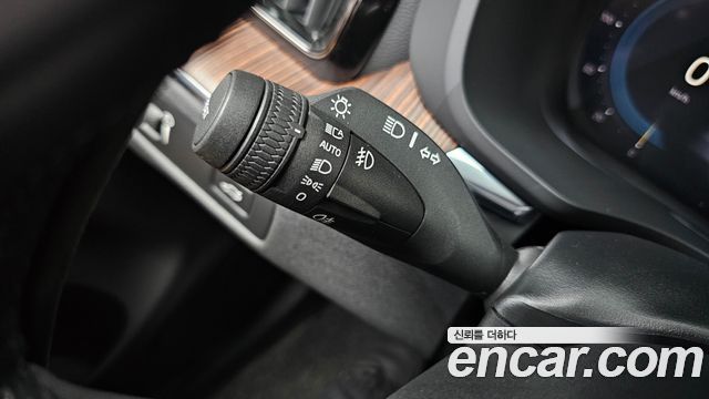 Volvo XC60 (II) B6 Inscirtion 2022 — фото 34