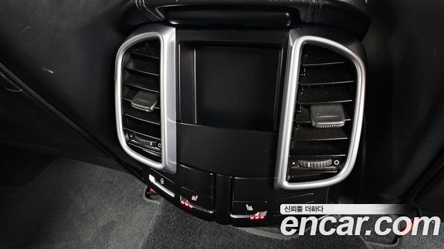 Porsche Cayenne 3.0 Diesel Platium Edition 958 2017 — фото 19