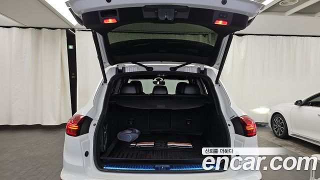 Porsche Cayenne 3.0 Diesel Platium Edition 958 2017 — фото 20