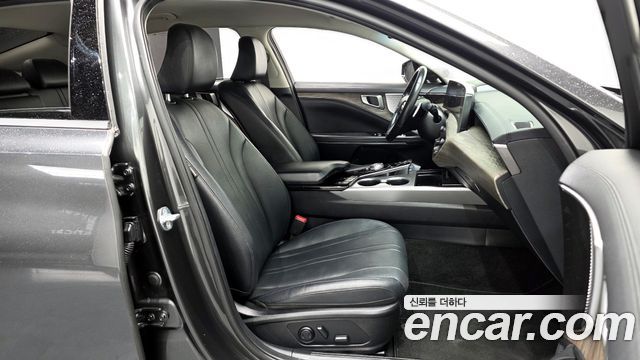 Kia K8 2.5 Gasoline 2WD Noblesse 2023 — фото 11