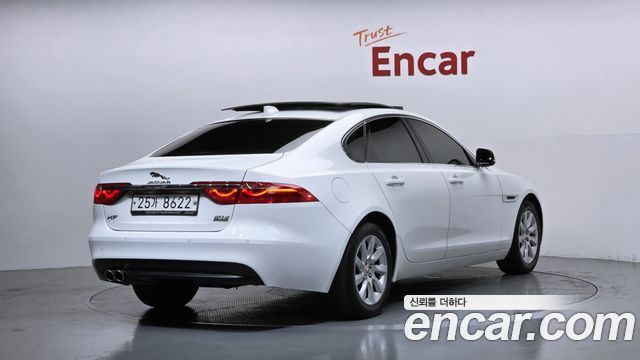 Jaguar XF (X260) 20d Prestige AWD 2017 — фото 2