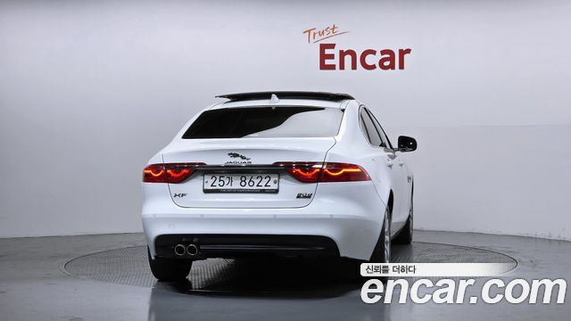 Jaguar XF (X260) 20d Prestige AWD 2017 — фото 4