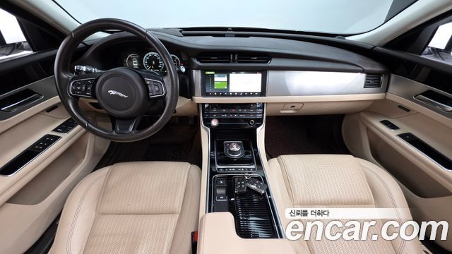 Jaguar XF (X260) 20d Prestige AWD 2017 — фото 7