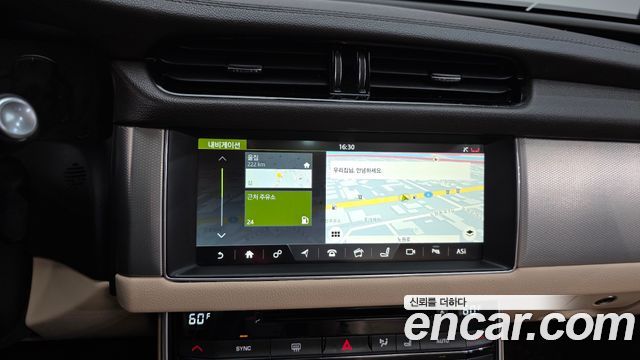 Jaguar XF (X260) 20d Prestige AWD 2017 — фото 18