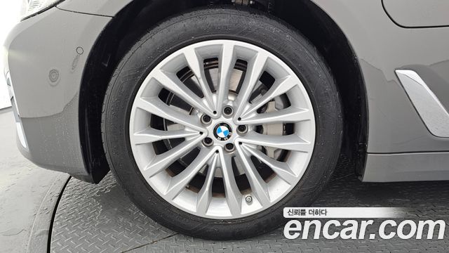 BMW 5 Series (G30) 530e Luxury 2021 — фото 5