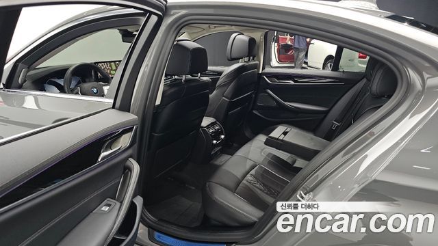 BMW 5 Series (G30) 530e Luxury 2021 — фото 16