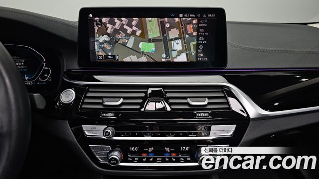 BMW 5 Series (G30) 530e Luxury 2021 — фото 18