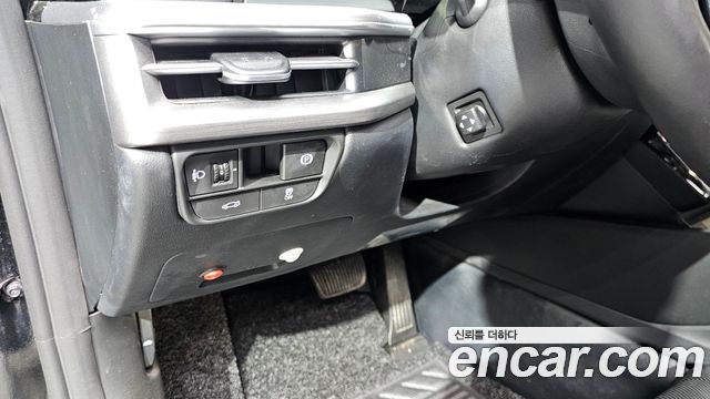 Hyundai Grandeur (GN7) 3.5 LPG 2WD (Taxi) Deluxe 2023 — фото 20