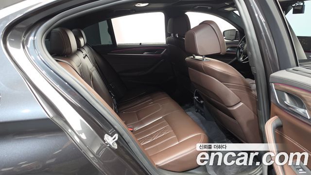 BMW 5 Series (G30) 530i M Sport Package Plus 2018 — фото 11