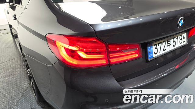 BMW 5 Series (G30) 530i M Sport Package Plus 2018 — фото 23