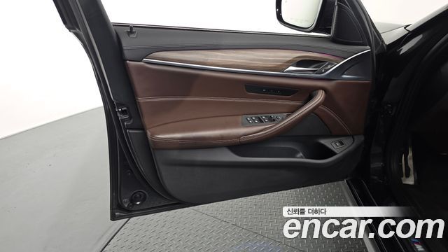 BMW 5 Series (G30) 530i M Sport Package Plus 2018 — фото 24
