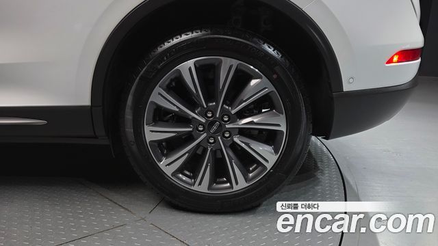 Lincoln Corsair 2.0 Reserve AWD 2022 — фото 21