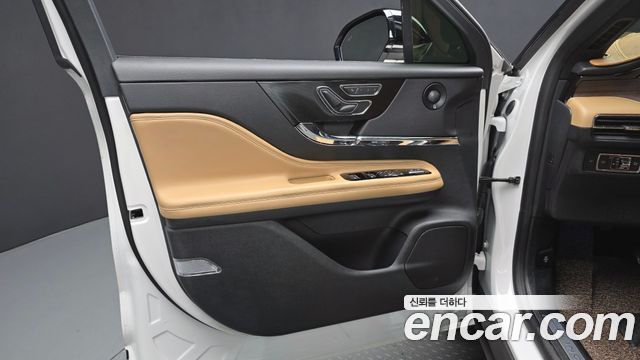 Lincoln Corsair 2.0 Reserve AWD 2022 — фото 24