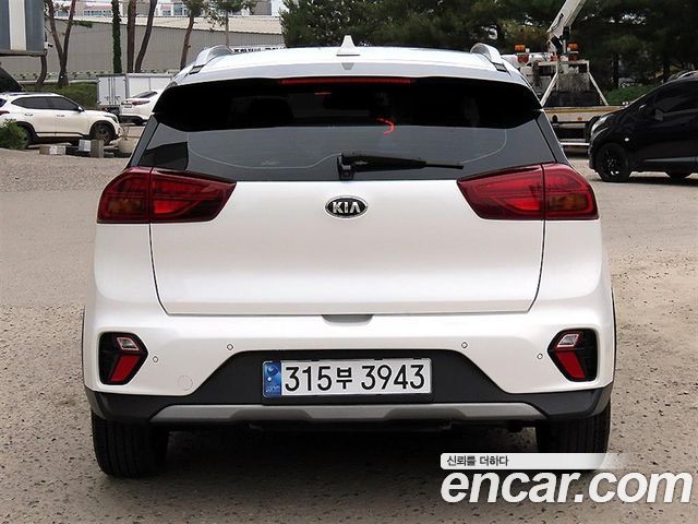 Kia Niro 1.6 HEV Prestige 2021 — фото 4