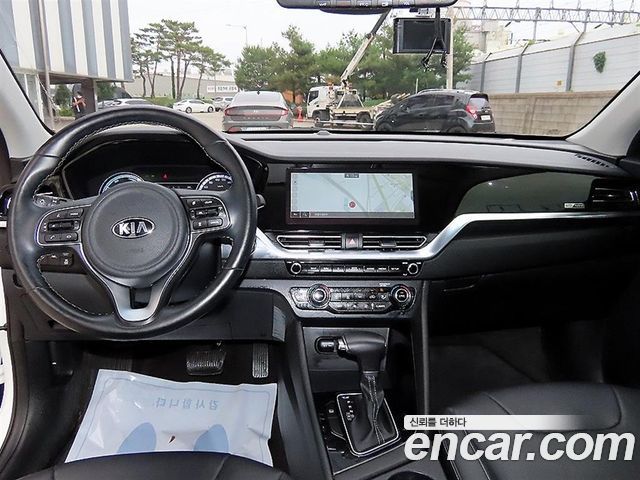 Kia Niro 1.6 HEV Prestige 2021 — фото 7