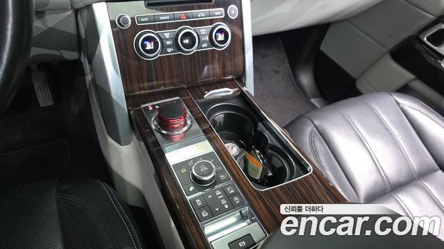 Land Rover Range Rover (IV) 5.0 SC Vogue SE 2017 — фото 9