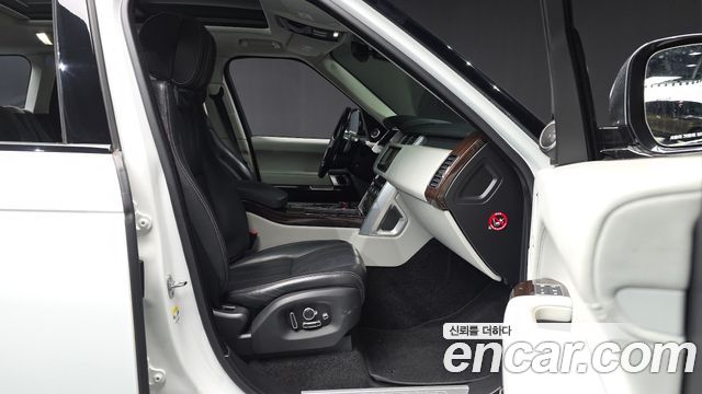 Land Rover Range Rover (IV) 5.0 SC Vogue SE 2017 — фото 11