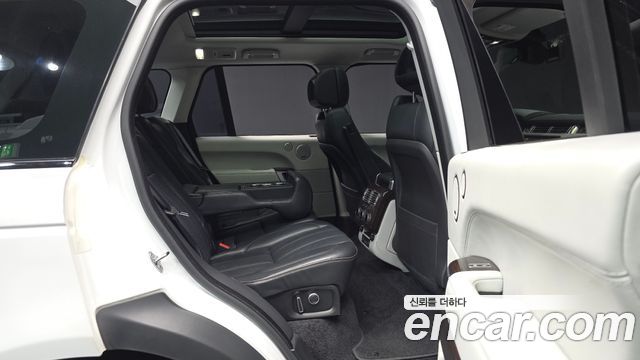 Land Rover Range Rover (IV) 5.0 SC Vogue SE 2017 — фото 12