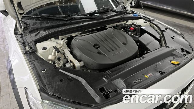Volvo V90 Cross Country B5 Pro AWD 2021 — фото 6