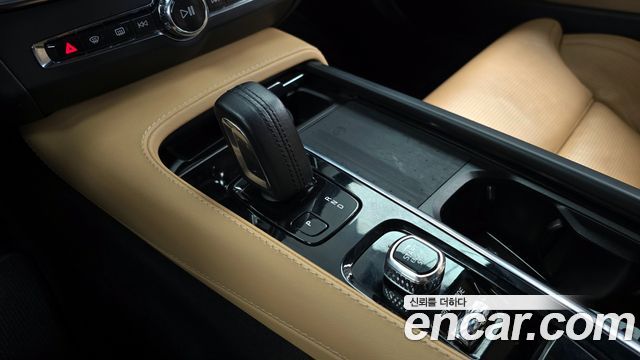 Volvo V90 Cross Country B5 Pro AWD 2021 — фото 9